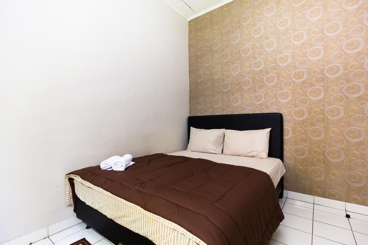 Pele Guesthouse Bandung Extérieur photo
