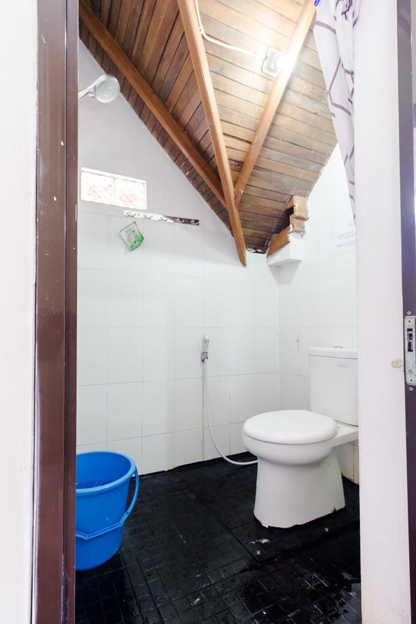 Pele Guesthouse Bandung Extérieur photo